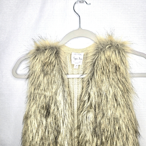 Hippie Rose sweater vest with faux fur front. Tan/black, Size XS - Picture 5 of 11